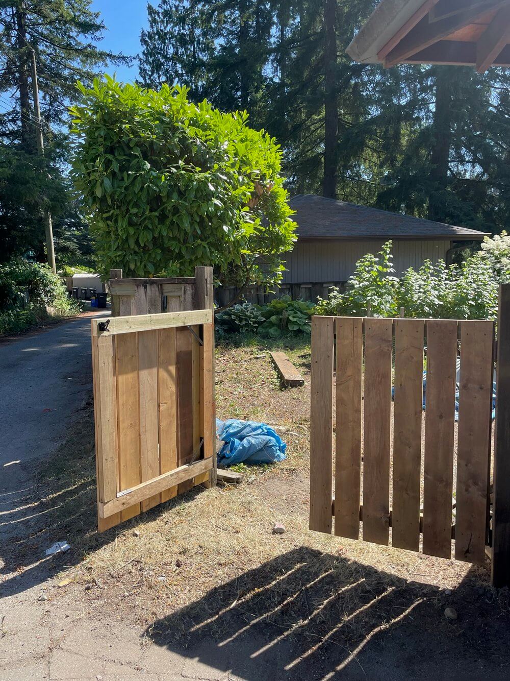 fence installation North Vancouver — composite fencing
