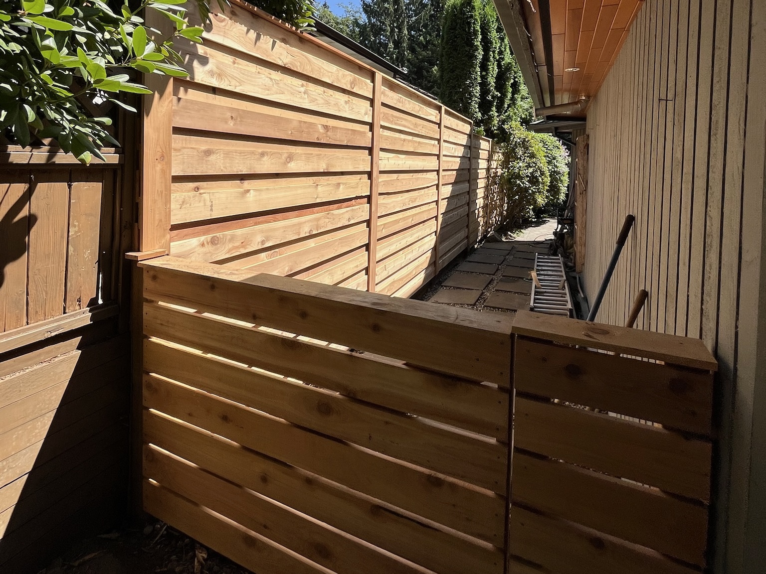 fence installation North Vancouver — cedar fencing