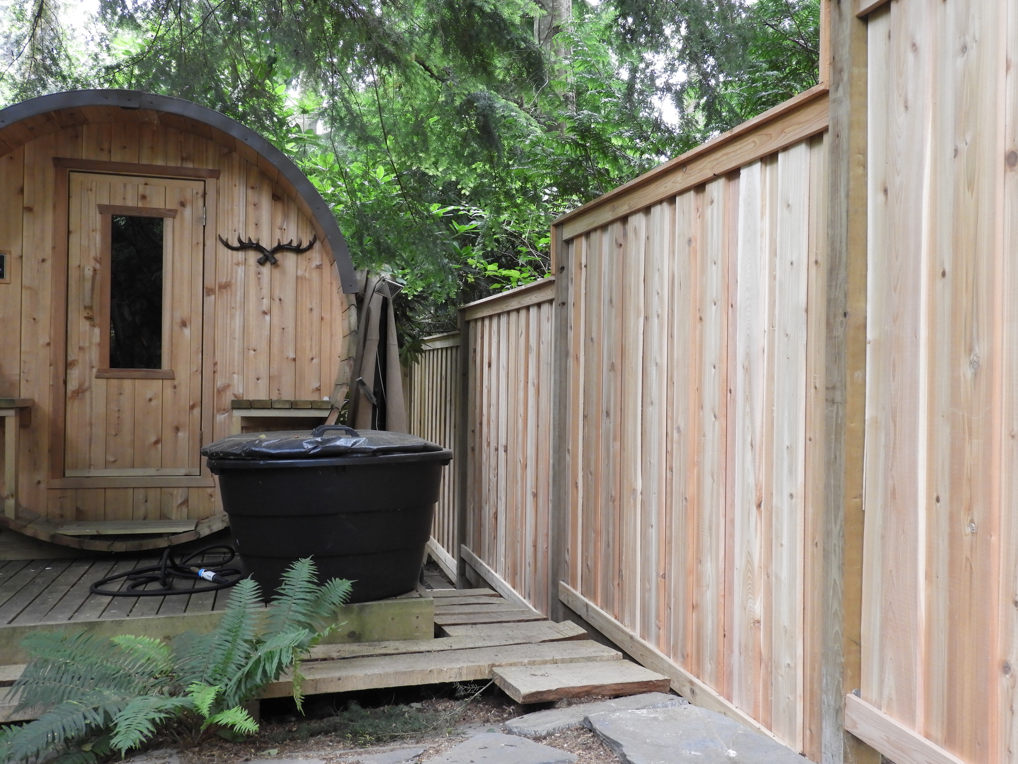fence installation North Vancouver — cedar fencing